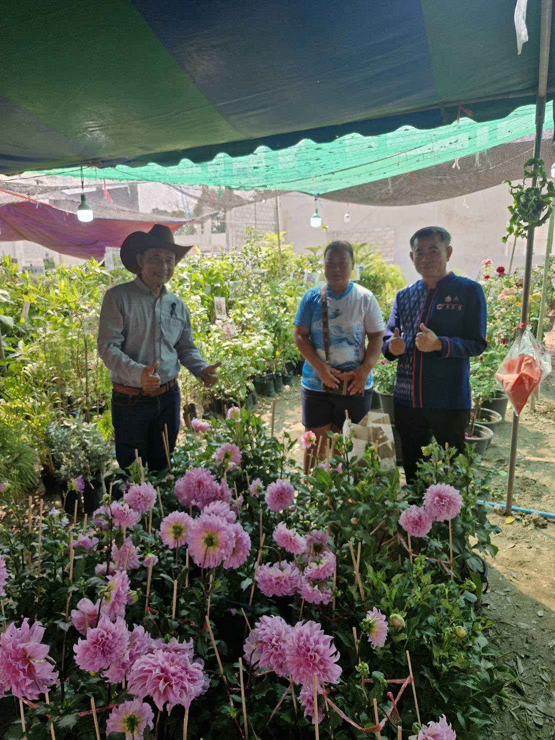 พช.นครพนม เยี่ยมชมให้กำลังใจผู้ผลิต ผู้ประกอบการ OTOP ร่วมจัดแสดงนิทรรศการเครือข่ายโคก หนอง นา จังหวัดนครพนมและจำหน่ายสินค้าในงานเกษตรลุ่มน้ำโขง ครั้งที่ 27