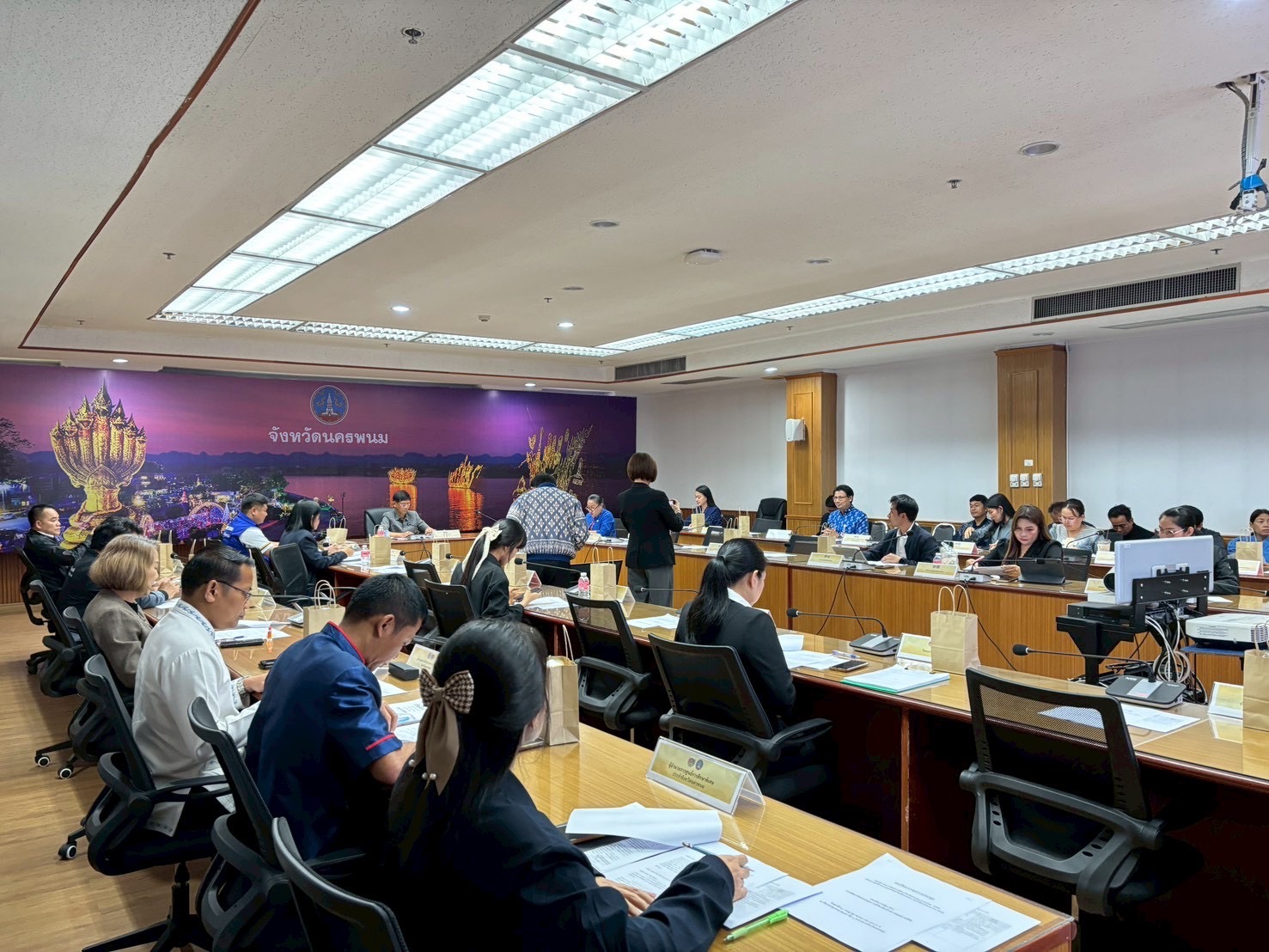 พช.นครพนม จัดประชุมคณะอนุกรรมการจัดทำแผนพัฒนาจังหวัด ประเด็นการพัฒนาที่ 4 ผนึกกำลังทุกภาคส่วน ร่วมขับเคลื่อนสังคมและคุณภาพชีวิต สู่ความสุขอย่างยั่งยืน